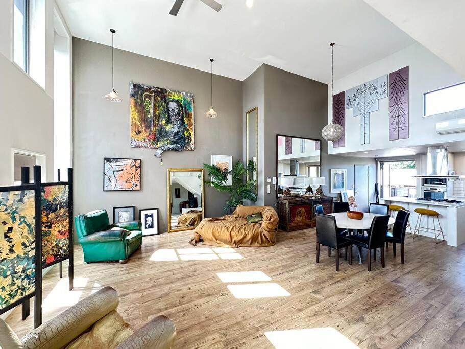 Stunning New York Loft Gallery Christchurch Exterior photo