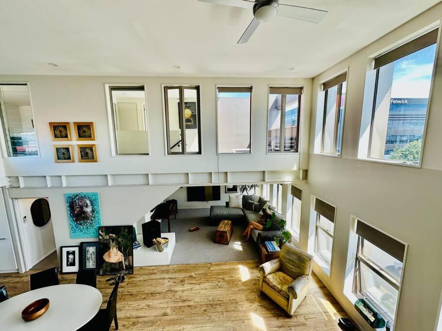 Stunning New York Loft Gallery Christchurch Exterior photo