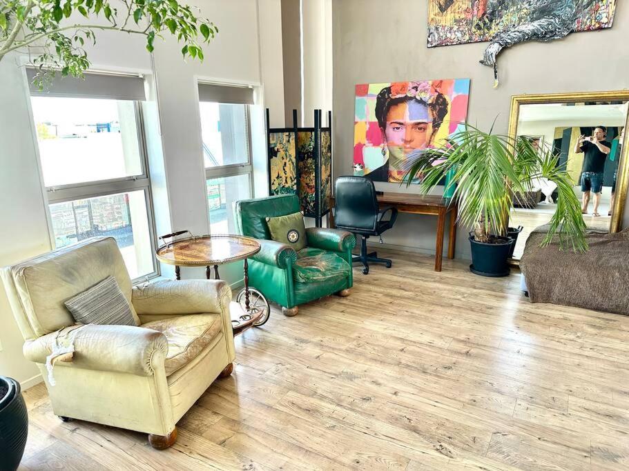 Stunning New York Loft Gallery Christchurch Exterior photo